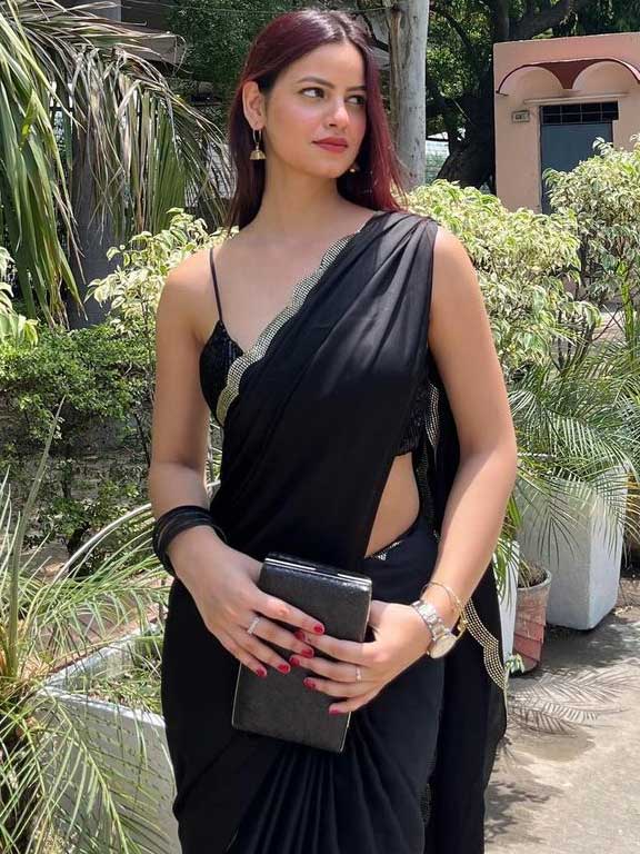 20 year old Call Girl service in Lucknow